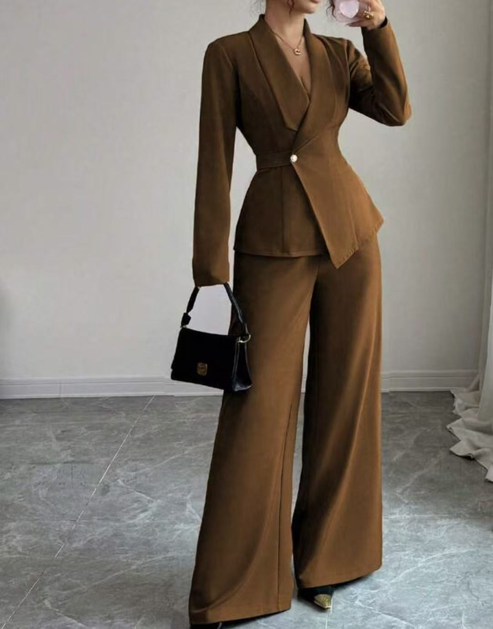 MAJA - EMPOWERED WOMAN STATEMENT SUIT