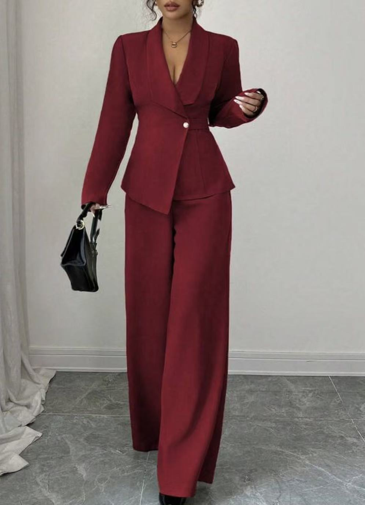 MAJA - EMPOWERED WOMAN STATEMENT SUIT